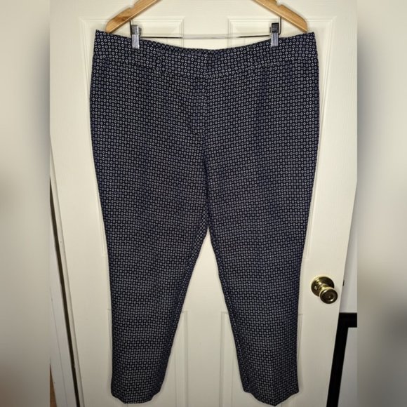 Lands' End Pants mid rise slim leg navy and white design size 18 - Picture 1 of 6